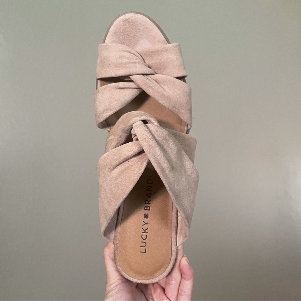 Lucky Brand blush nude suede sandals